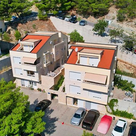 Apartments Villa Astra & Pinija بريلا المظهر الخارجي الصورة