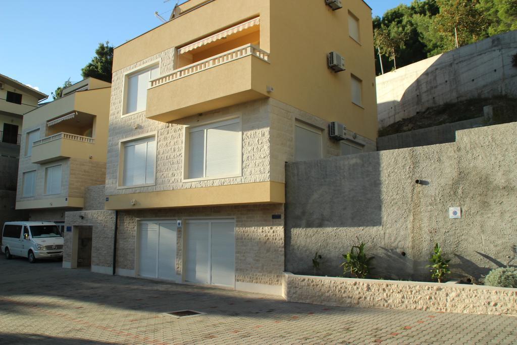 Apartments Villa Astra & Pinija بريلا الغرفة الصورة